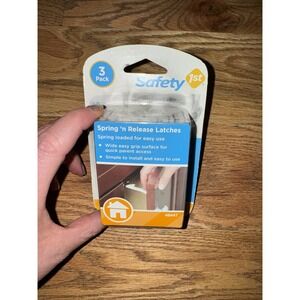 SAFETY 1ST SPRING 'N RELEASE LATCHES-3 PACK